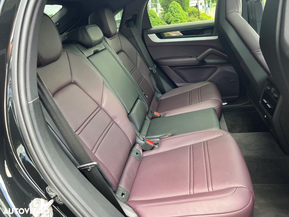 Porsche Cayenne Coupe - 8