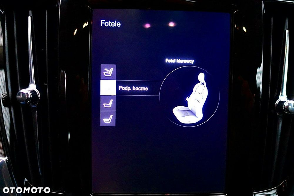 Volvo V90 Cross Country - 21