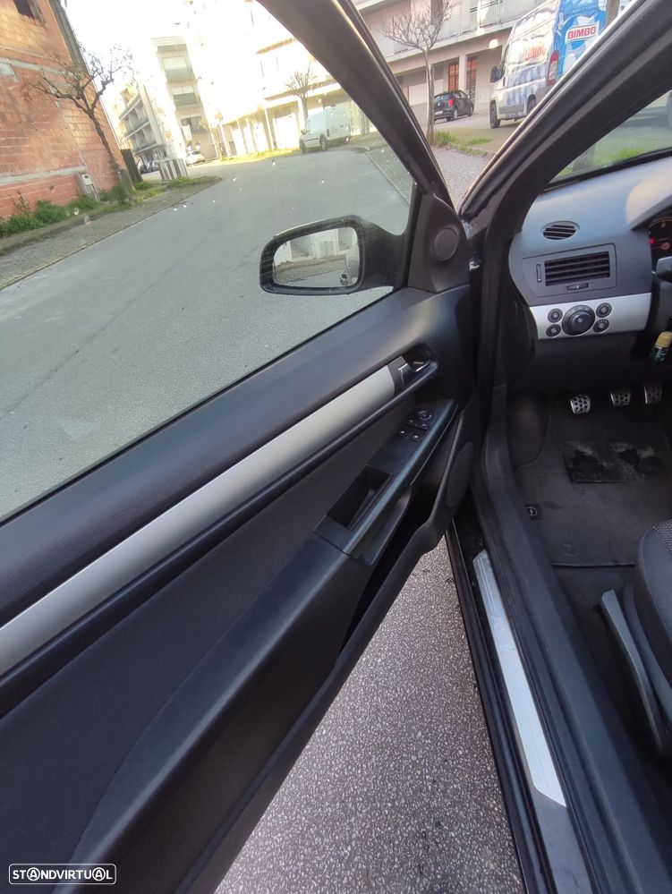 Opel Astra GTC 1.7 CDTI - 24