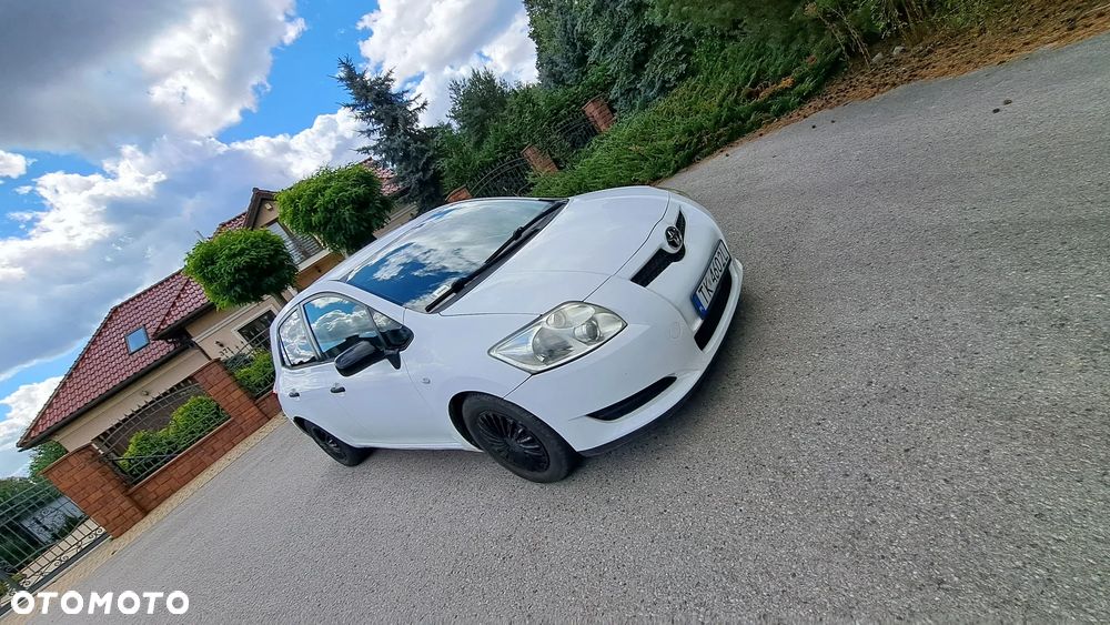 Toyota Auris 1.4 D-4D Luna - 1