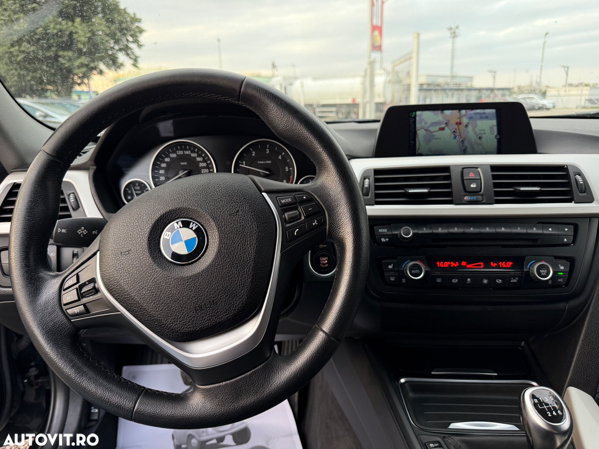BMW Seria 3 320d Sport Line - 13
