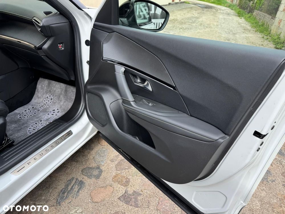 Peugeot 2008 1.5 BlueHDi GT Line S&S EAT8 - 28