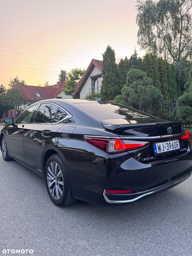 Lexus ES 300h Business Edition - 10
