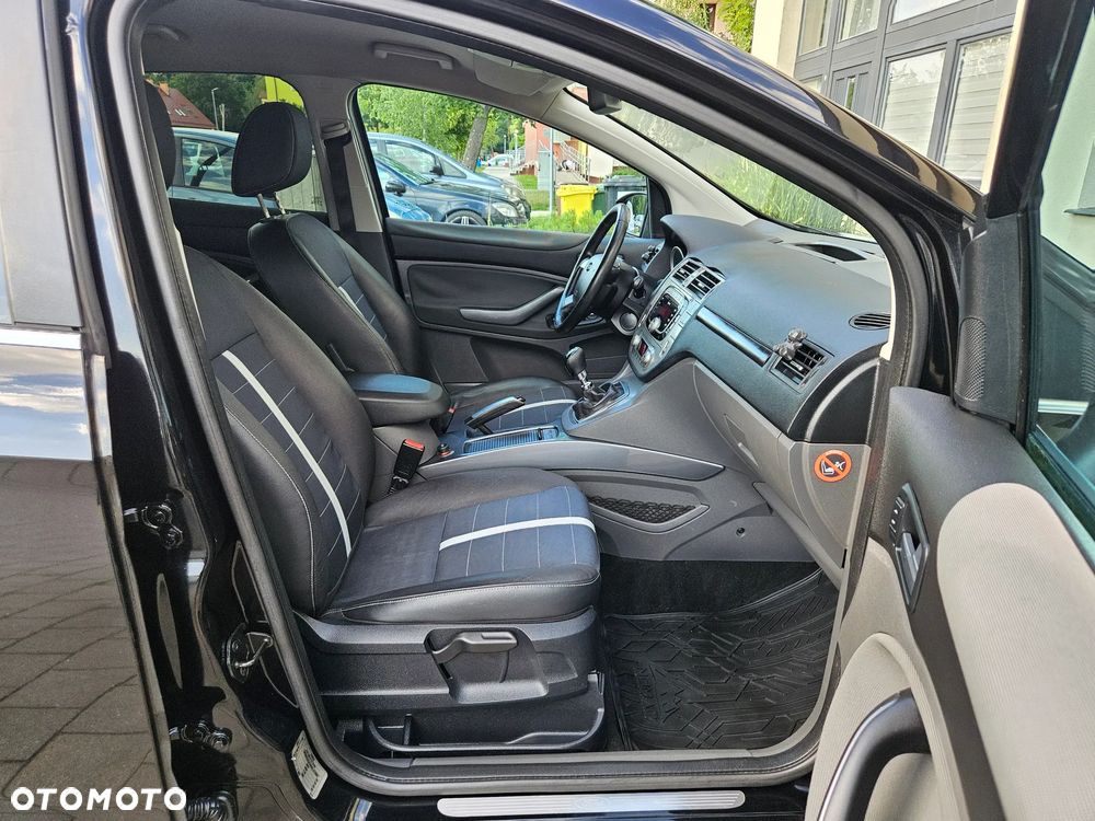 Ford Kuga 2.0 TDCi 2x4 Titanium - 11