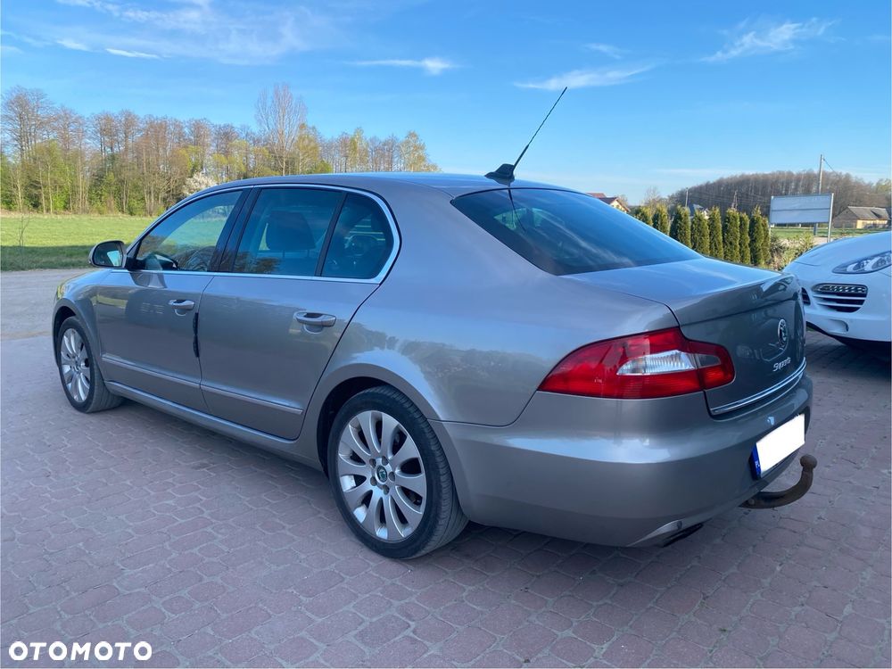 Skoda Superb 1.8 TSI FAMILY - 23