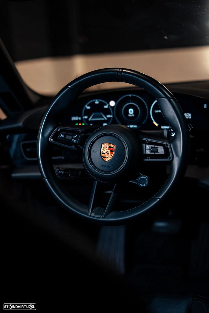 Porsche Taycan Sport Turismo - 34