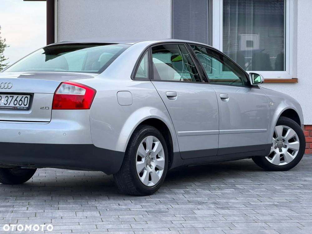 Audi A4 Limousine - 15