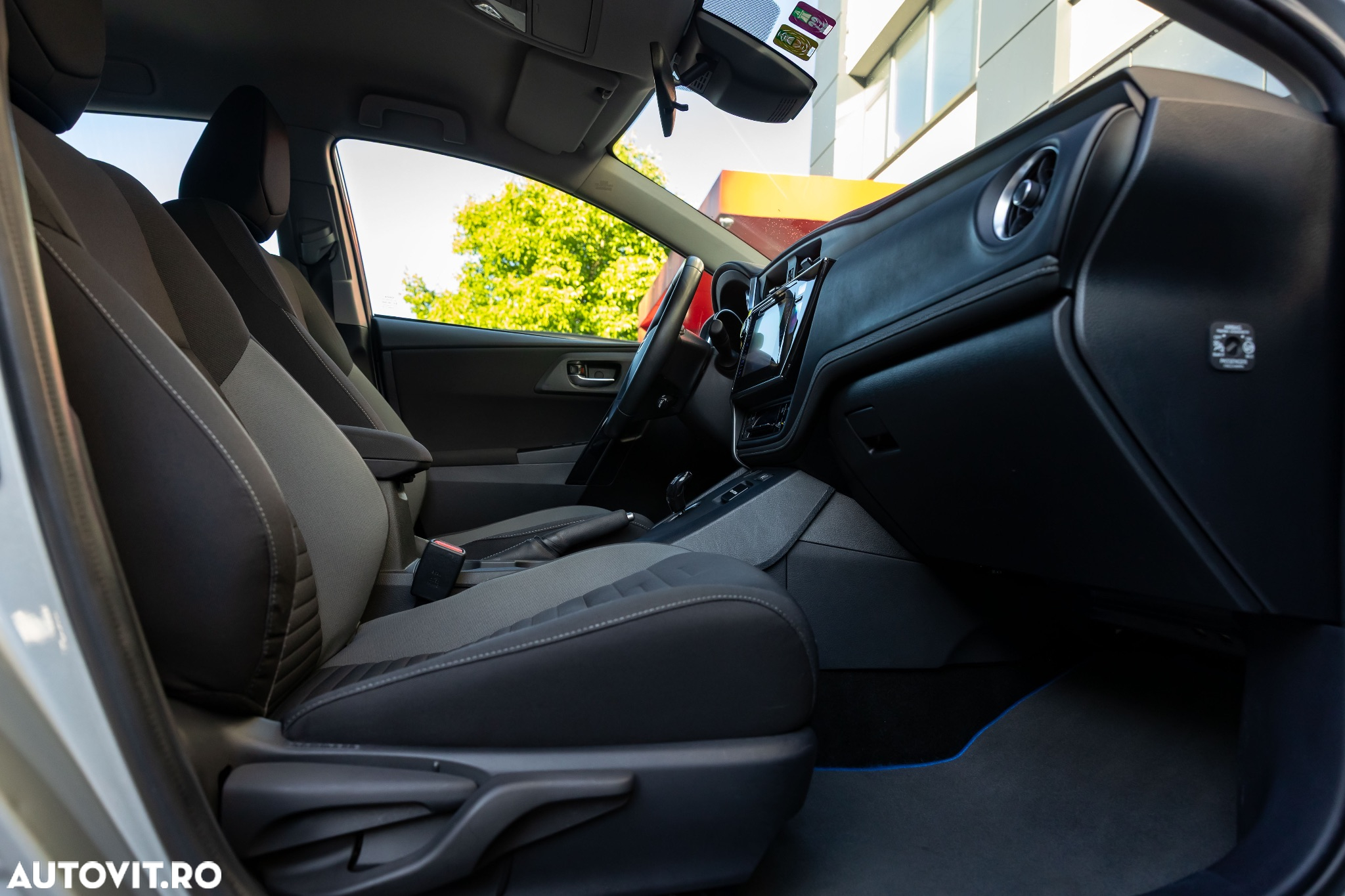 Toyota Auris 1.8 L VVT-i Hybrid Sol - 25
