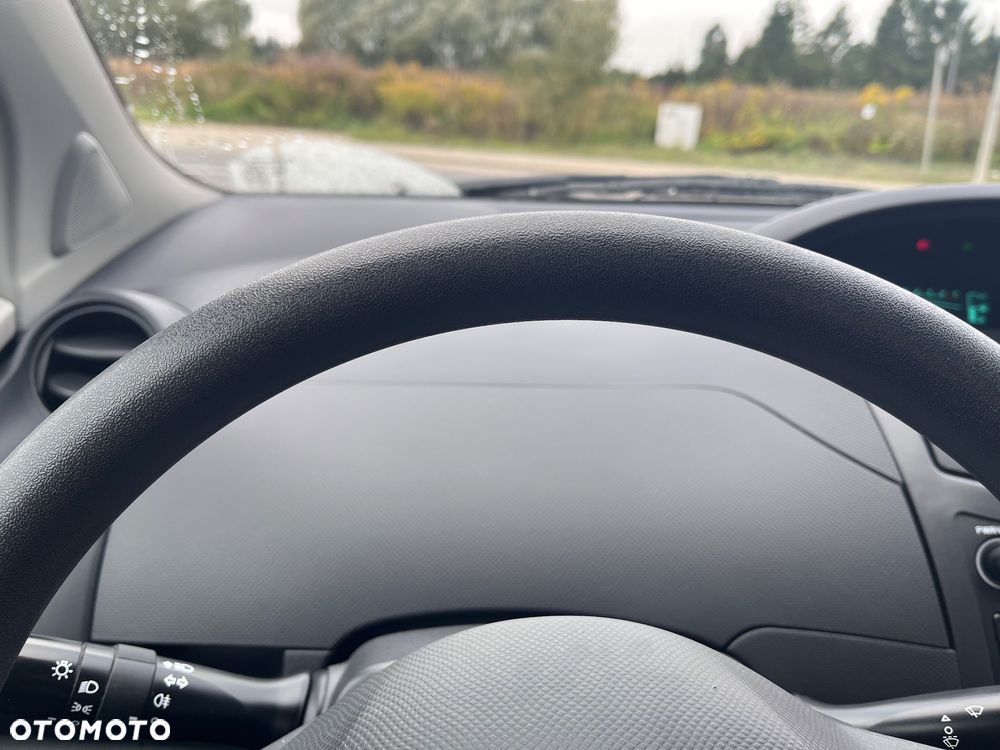 Toyota Yaris - 14