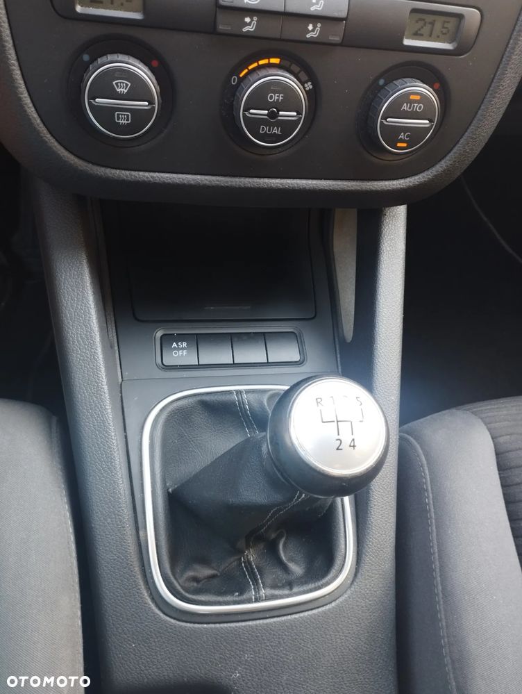 Volkswagen Golf - 16