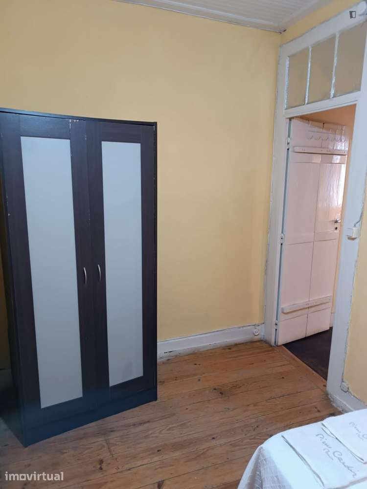 Quarto - localizado em Montarroio Coimbra - Grande imagem: 5/23