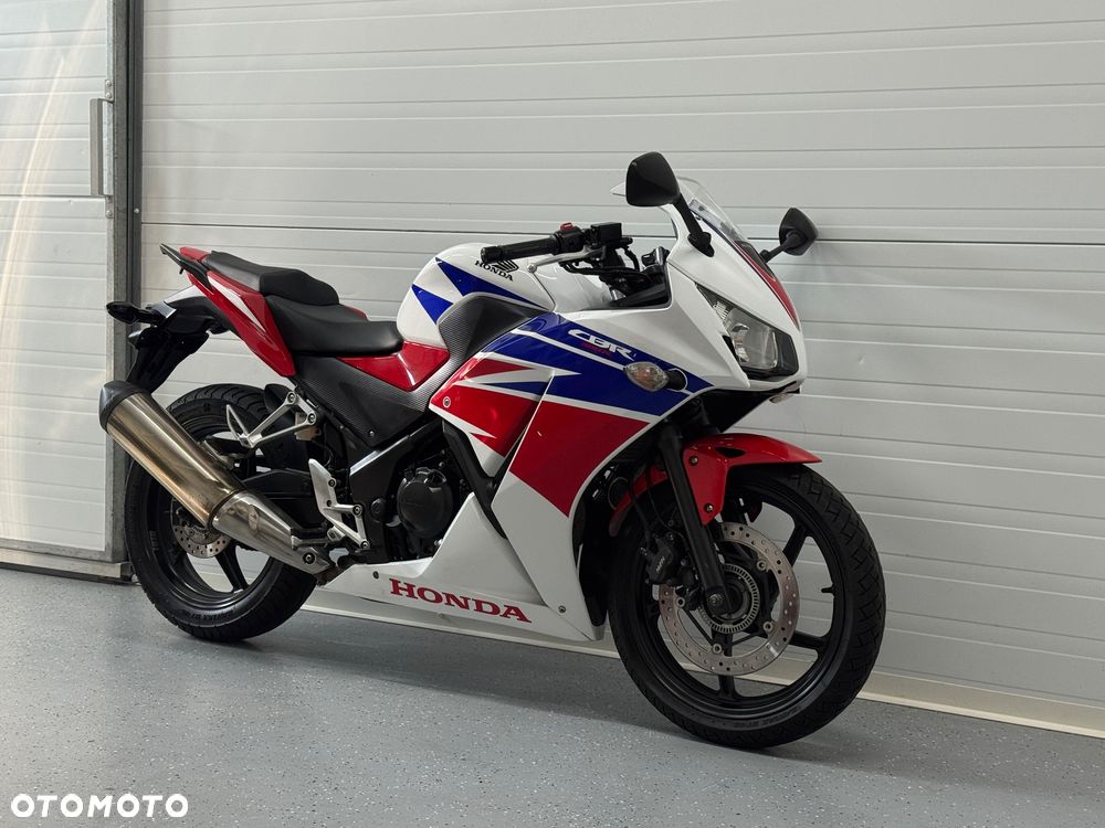 Honda CBR - 1