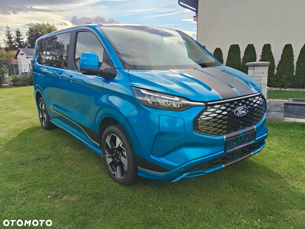 Ford E-Tourneo Custom