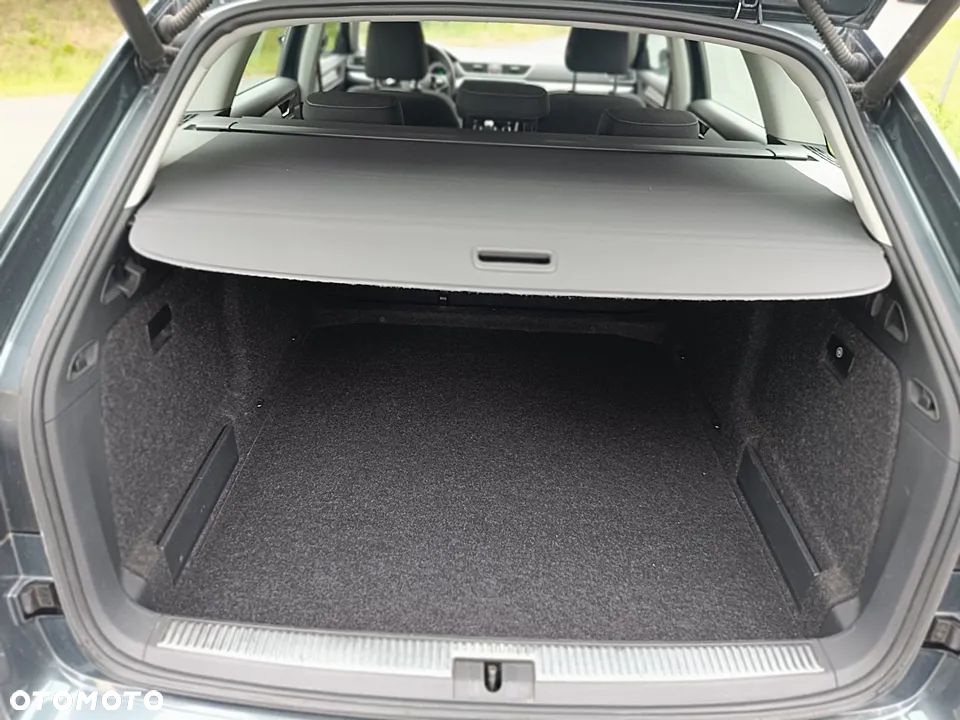 Skoda Superb 2.0 TDI Ambition DSG - 36