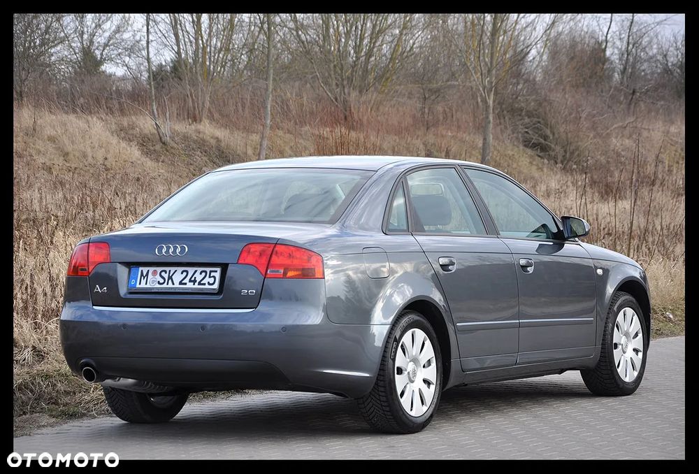 Audi A4 Limousine - 14