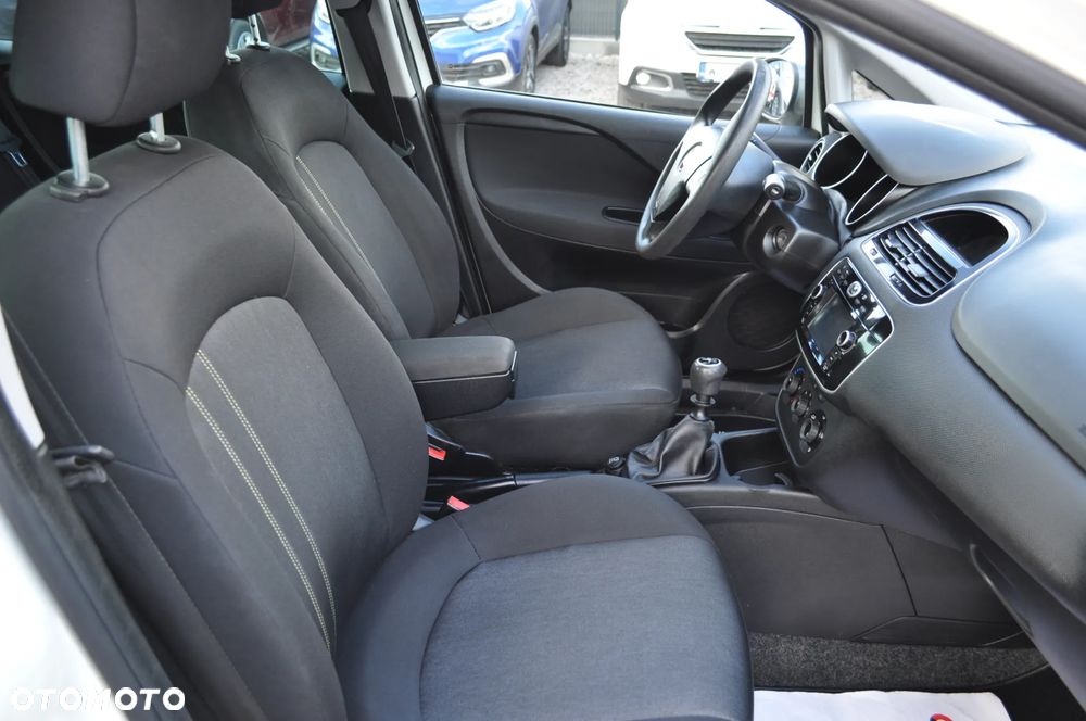 Fiat Punto 1.2 Young - 16