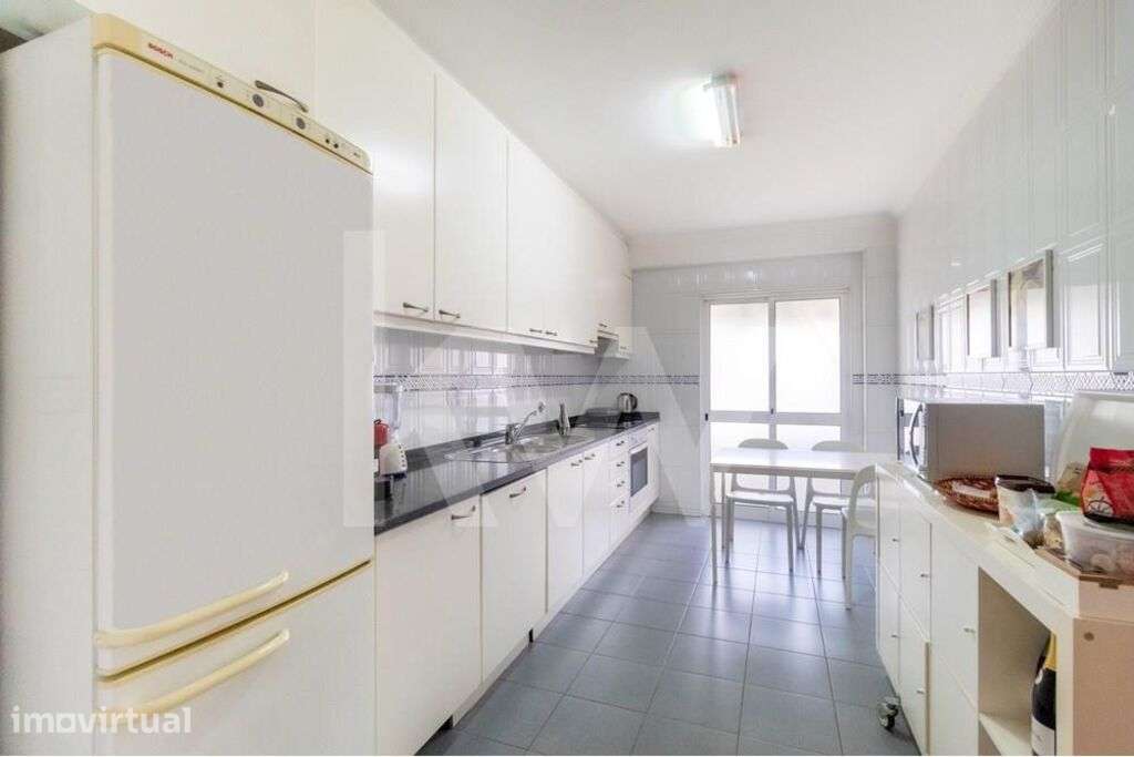 T3 Luminoso com Garagem Box e Rendimento Garantido até dezembro 2026 – - Grande imagem: 3/26