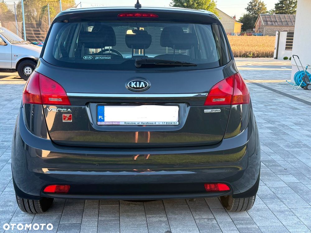 Kia Venga - 5