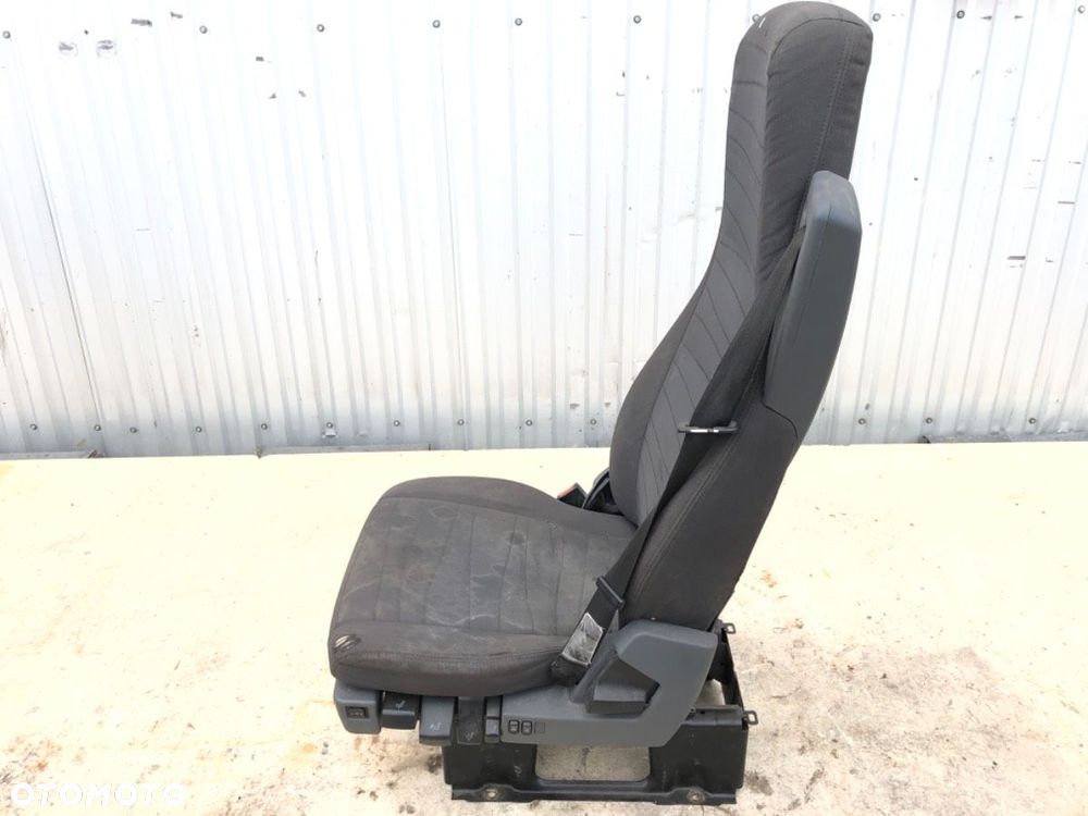 FOTEL LEWY PRZÓD - 1890.00 PLN - SCANIA P,G,R,T - series 2003 - 2022 R 450 - 5