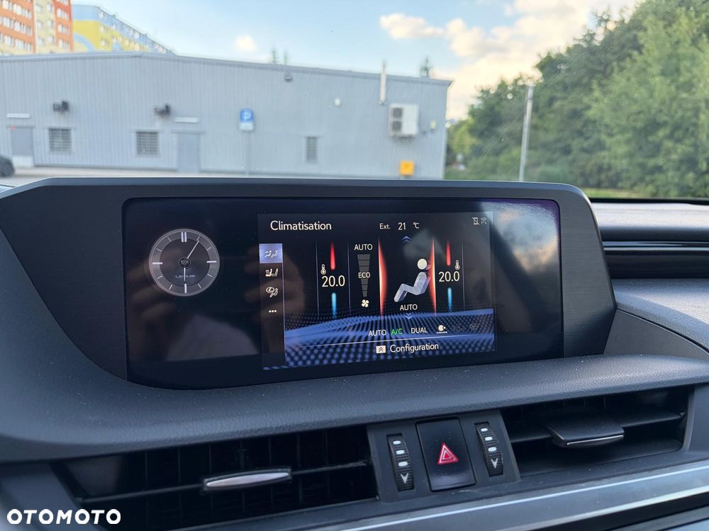 Lexus ES 300h Prestige - 25