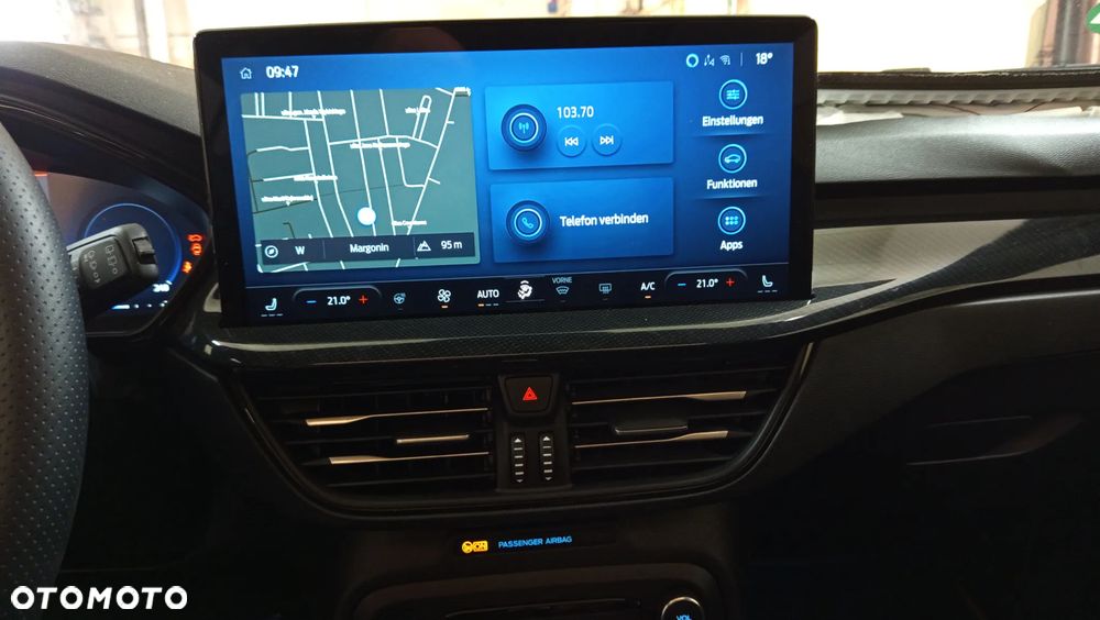 Ford Focus 1.0 EcoBoost Hybrid ST-LINE - 11