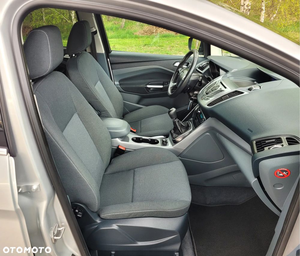 Ford C-MAX 1.6 Ti-VCT Titanium - 19