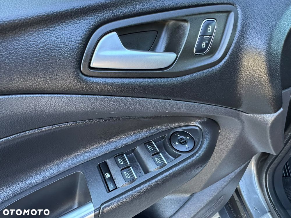 Ford Kuga 2.0 TDCi 4x4 ST-Line - 24