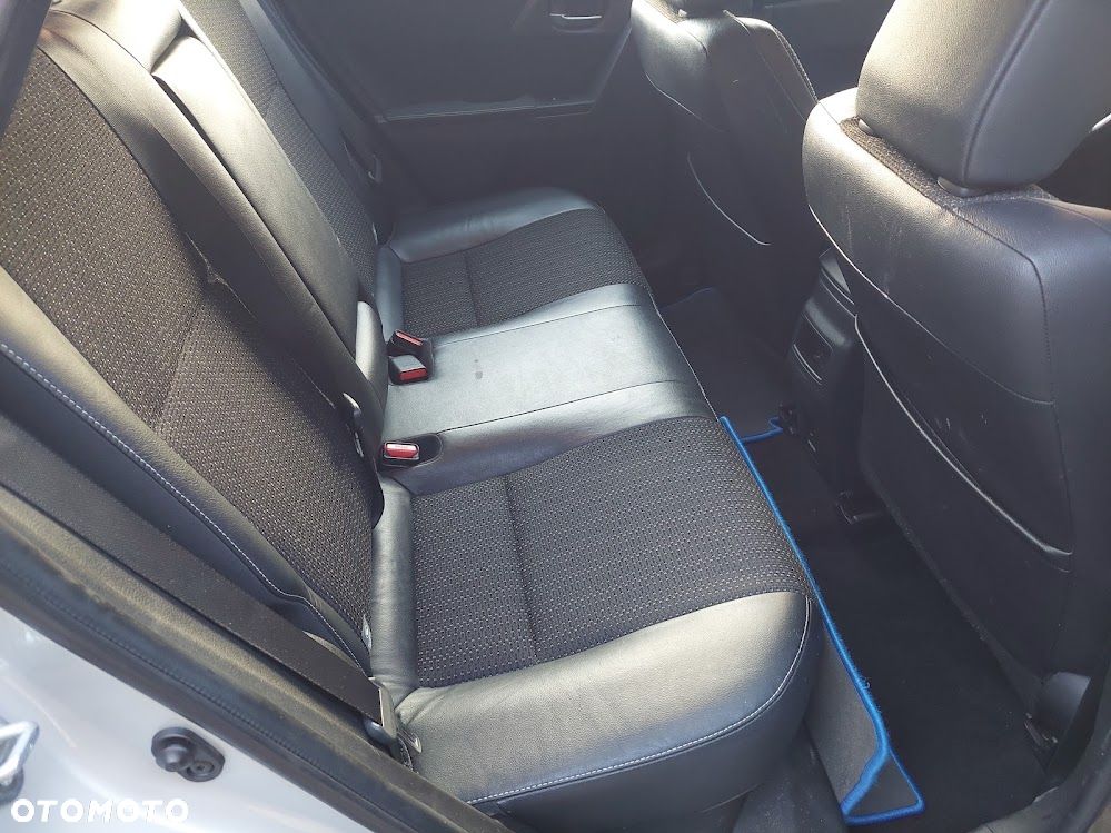 Toyota Auris 1.8 HSD Sol - 19