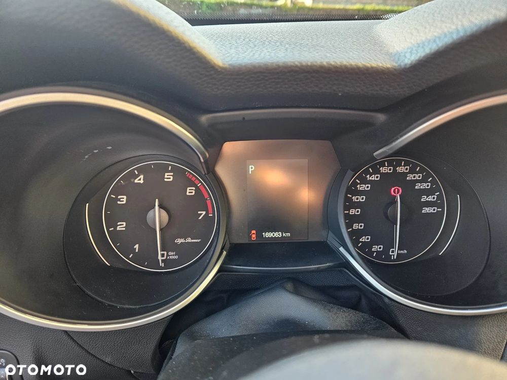 Alfa Romeo Stelvio 2.0 Turbo 16V AT8-Q4 - 30