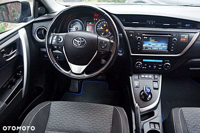 Toyota Auris 1.8 HSD Luna - 17