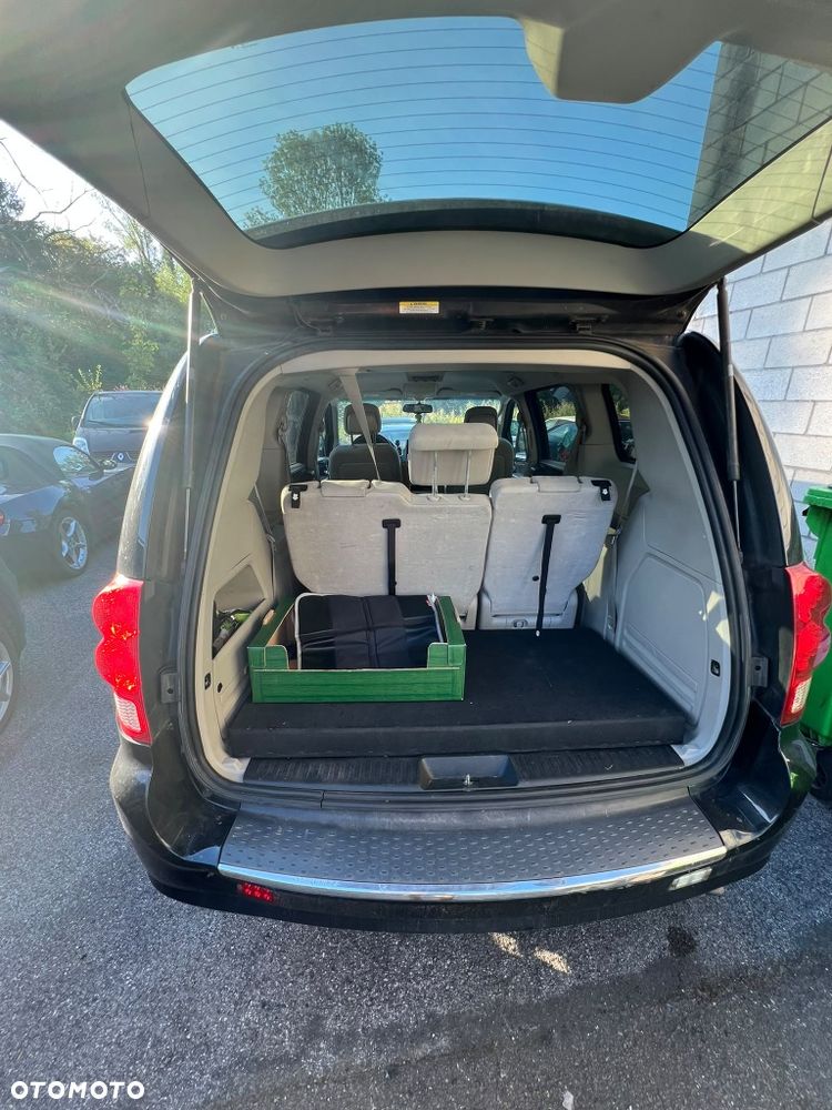 Dodge Grand Caravan - 9