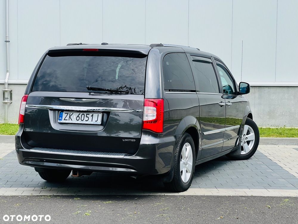 Chrysler Town & Country 3.6 Limited - 17