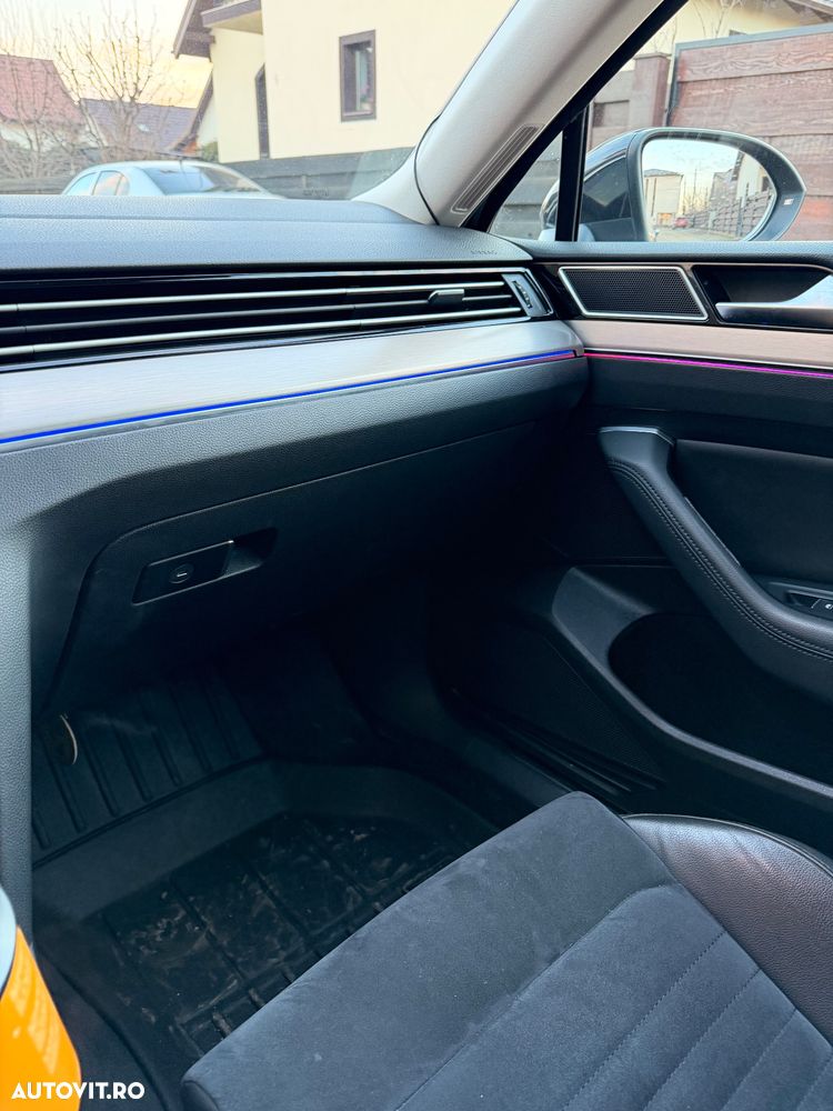 Volkswagen Passat 2.0 TDI DSG Comfortline - 23