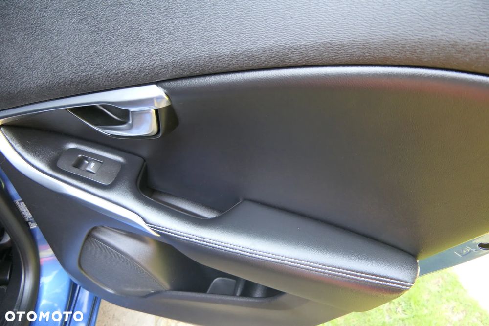 Volvo V40 D2 RDesign - 33