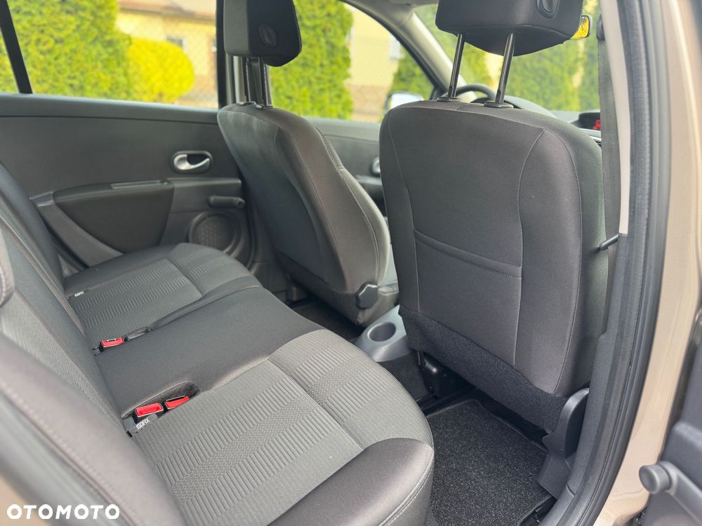 Renault Clio 1.2 16V TCE Initiale - 15