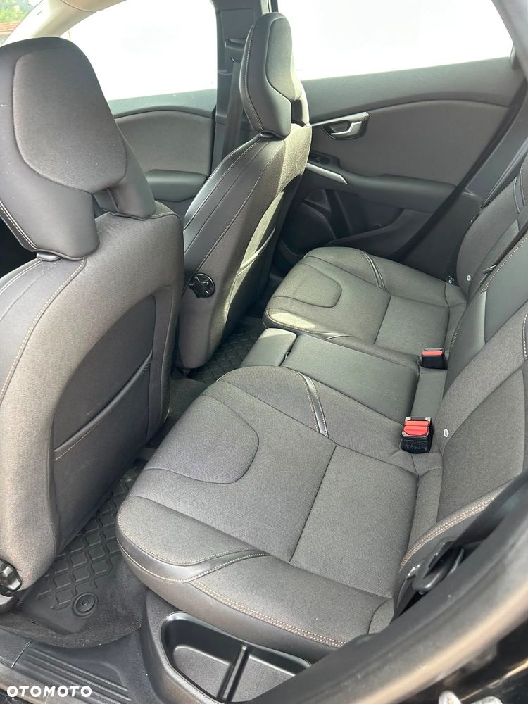 Volvo V40 Cross Country T3 Drive-E Momentum - 10