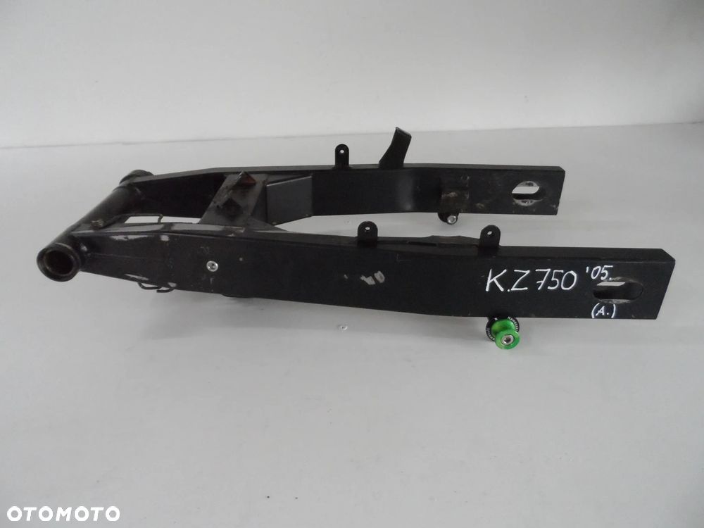 KAWASAKI Z 750 05' ROK wahacz tył - 2