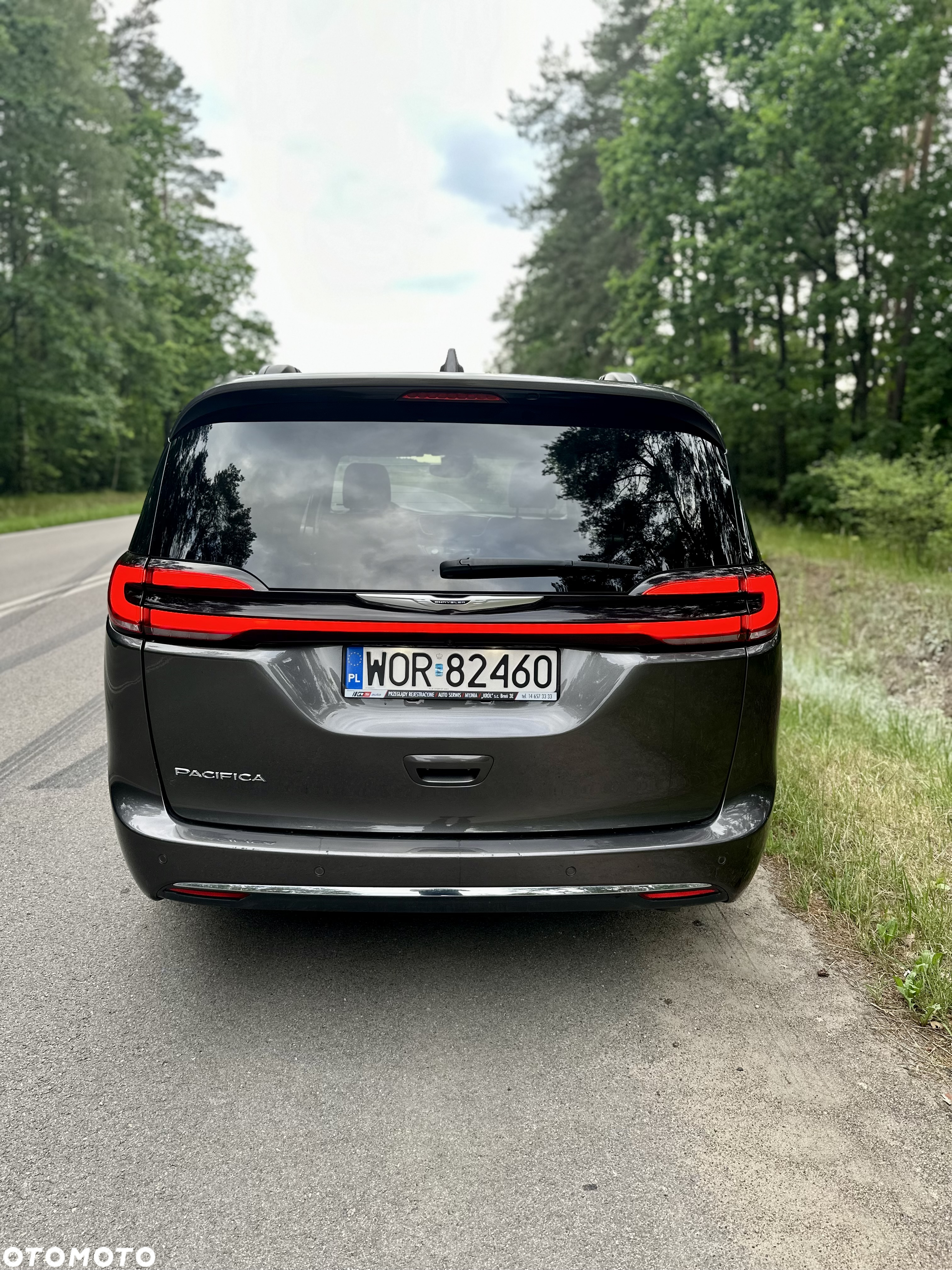 Chrysler Pacifica - 4
