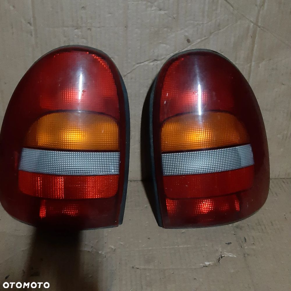 Lampa Tylna Lewa Voyager III 95-00 - 1