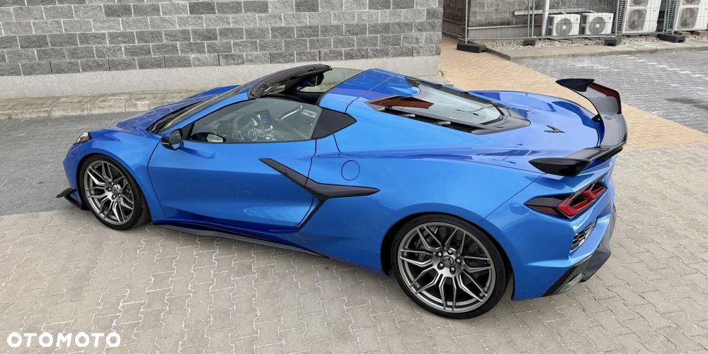 Chevrolet Corvette - 17