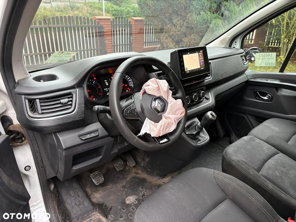 Renault Trafic - 16