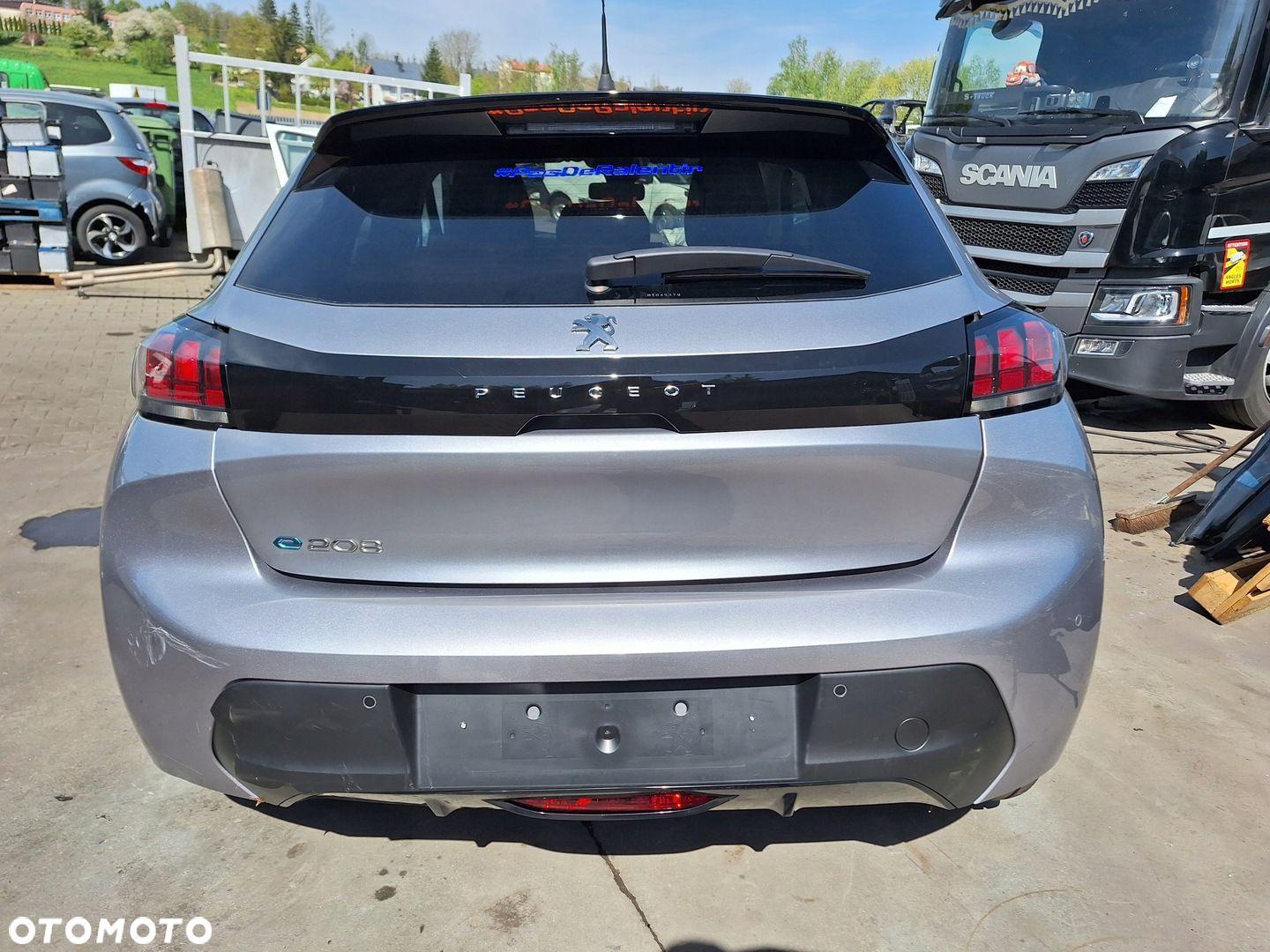 PEUGEOT e208 208 II 2 19- SZYBA KLAPA BAGAŻNIKA TYŁ TYLNA KCAC 22r - 10