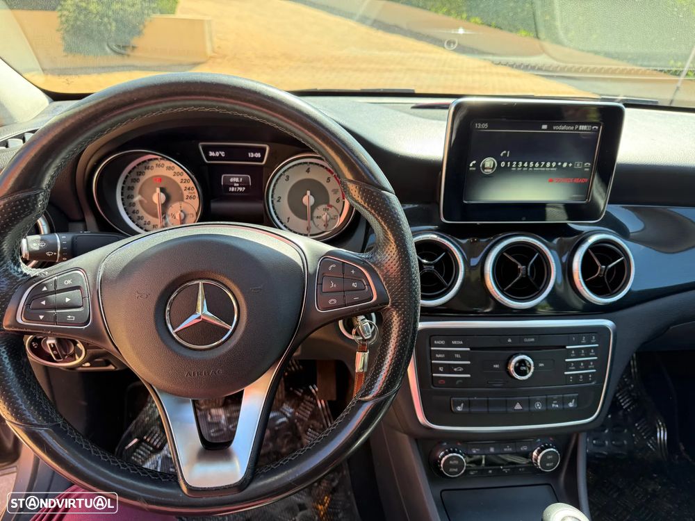 Mercedes-Benz CLA 180 - 9