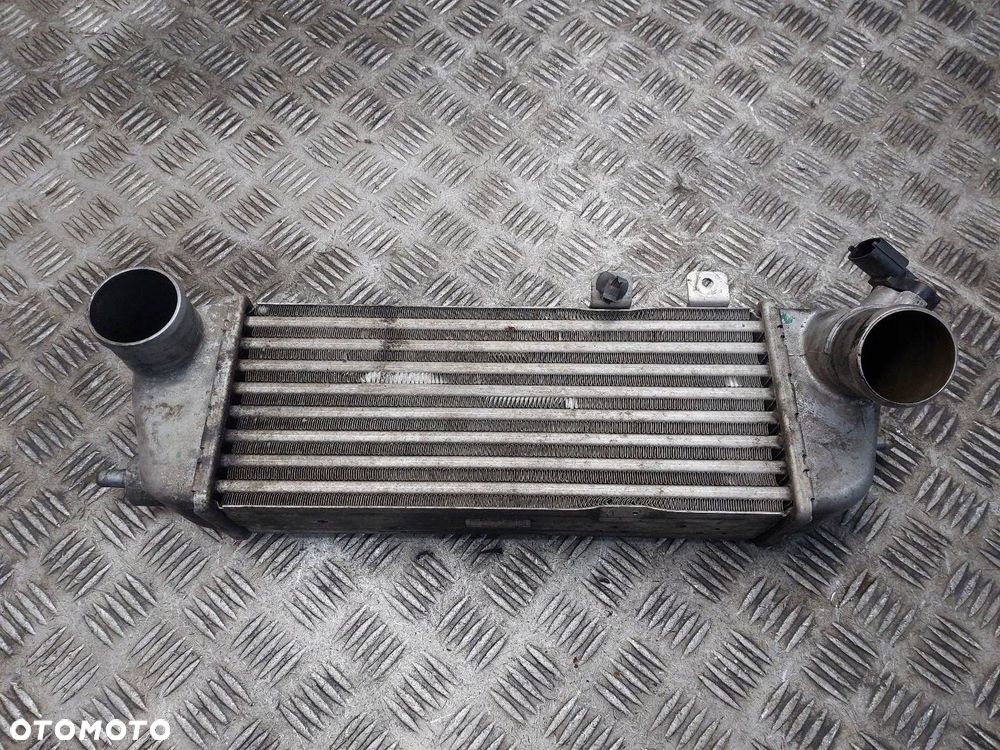 CHŁODNICA POWIETRZA INTERCOOLER HYUNDAI I30 I 1.6 CRDI 28271-2A610 - 1