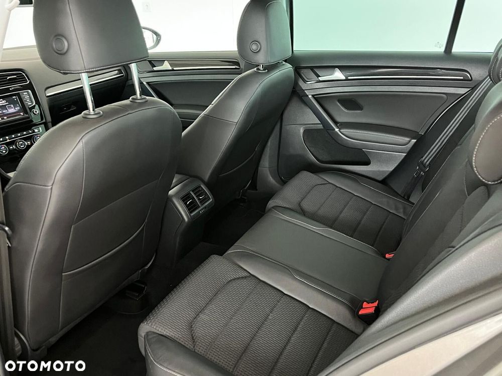 Volkswagen Golf 1.6 TDI Highline - 33