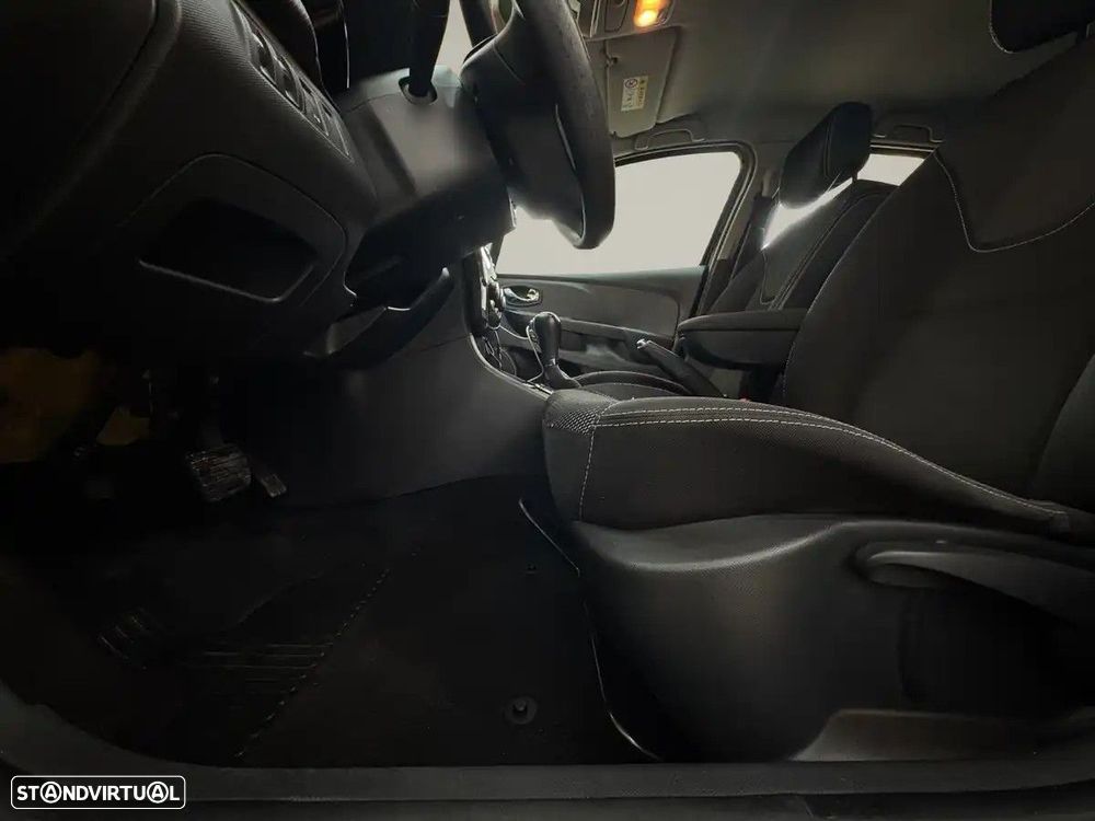 Renault Clio 1.5 dCi Dynamique S EDC - 16