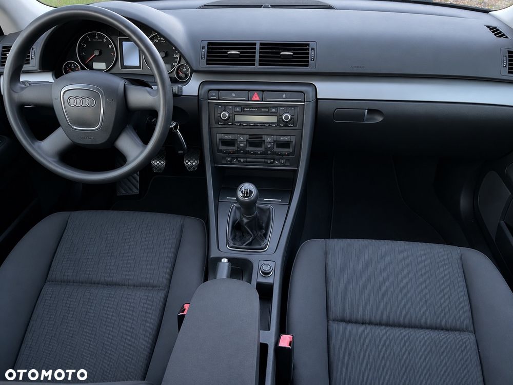 Audi A4 Limousine - 9