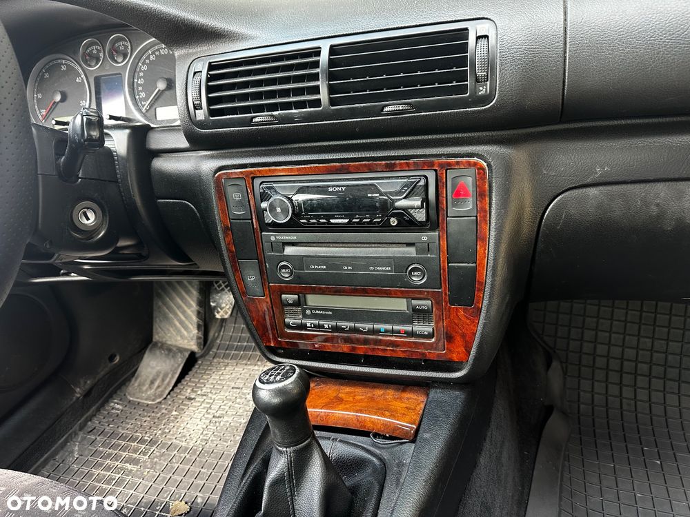 Volkswagen Passat 1.9 TDI Comfortline - 17