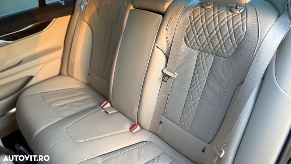 BMW Seria 7 740d xDrive - 14