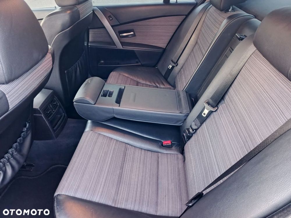 BMW Seria 5 523i - 15
